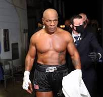 Ancora un video di Mike Tyson. Stavolta corre come un ventenne - VIDEO 