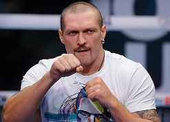 Usyk 2023 train Pol