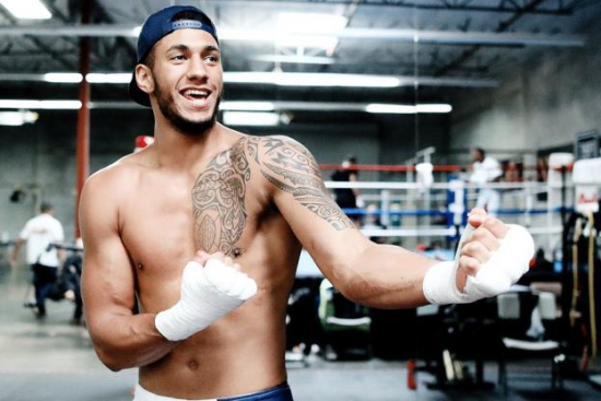 Yoka Toni con cappello