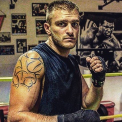 Rimandata l'asta per il titolo europeo dei pesi s.medi  tra il campione  Sadjo e  Ivan Zucco